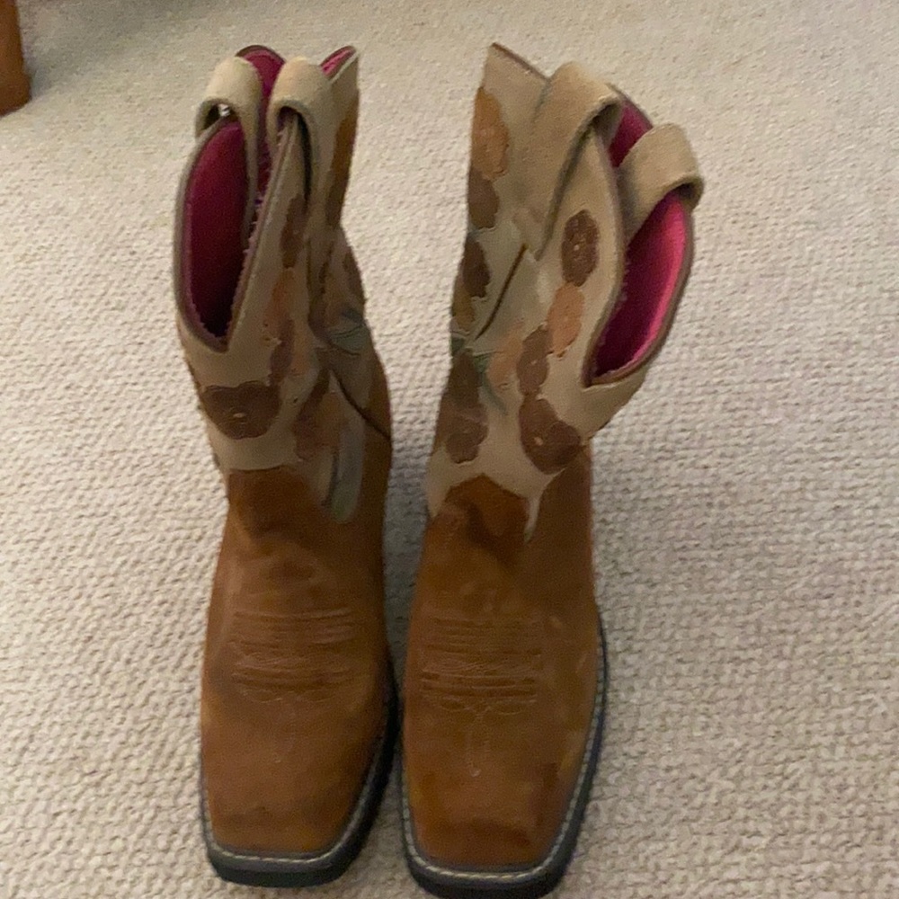 Cute ariat boots